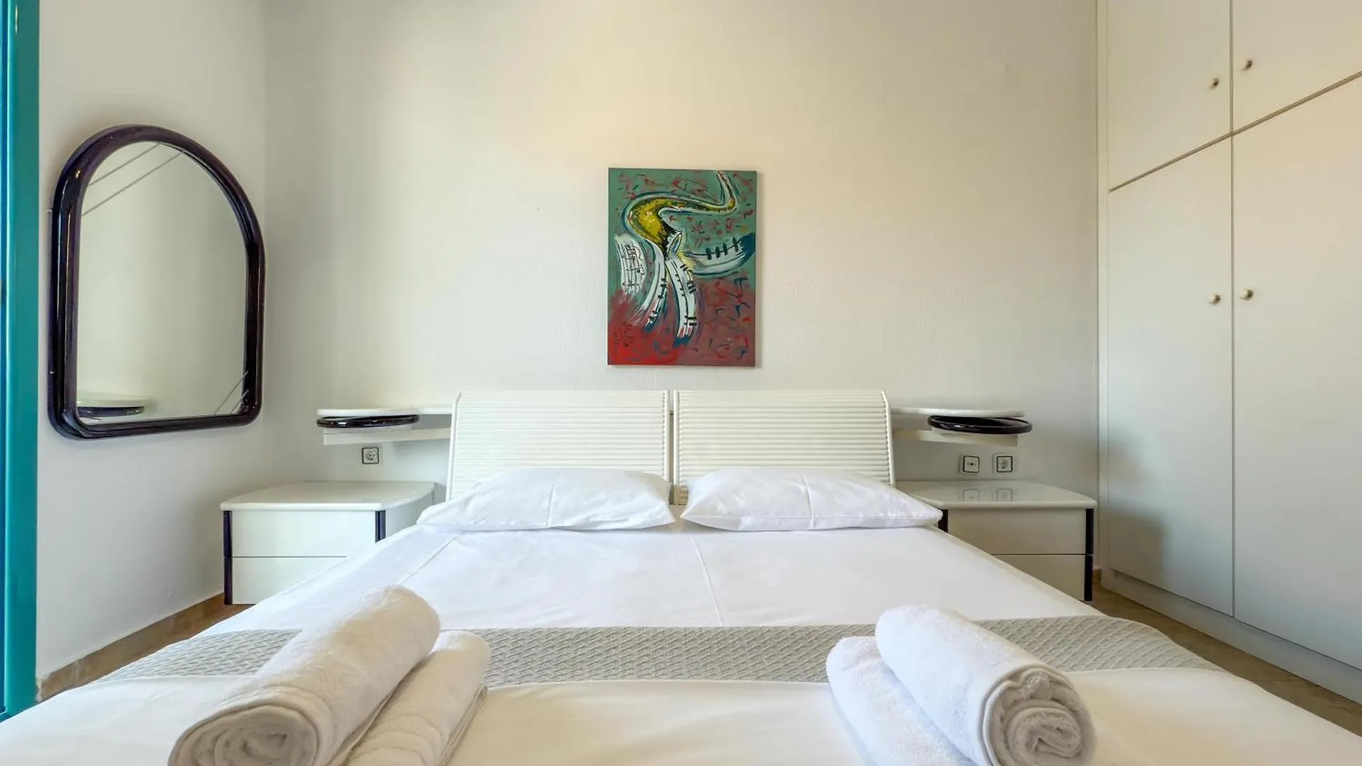 Emerald Seaside Apartment In Pefkohori Grécia