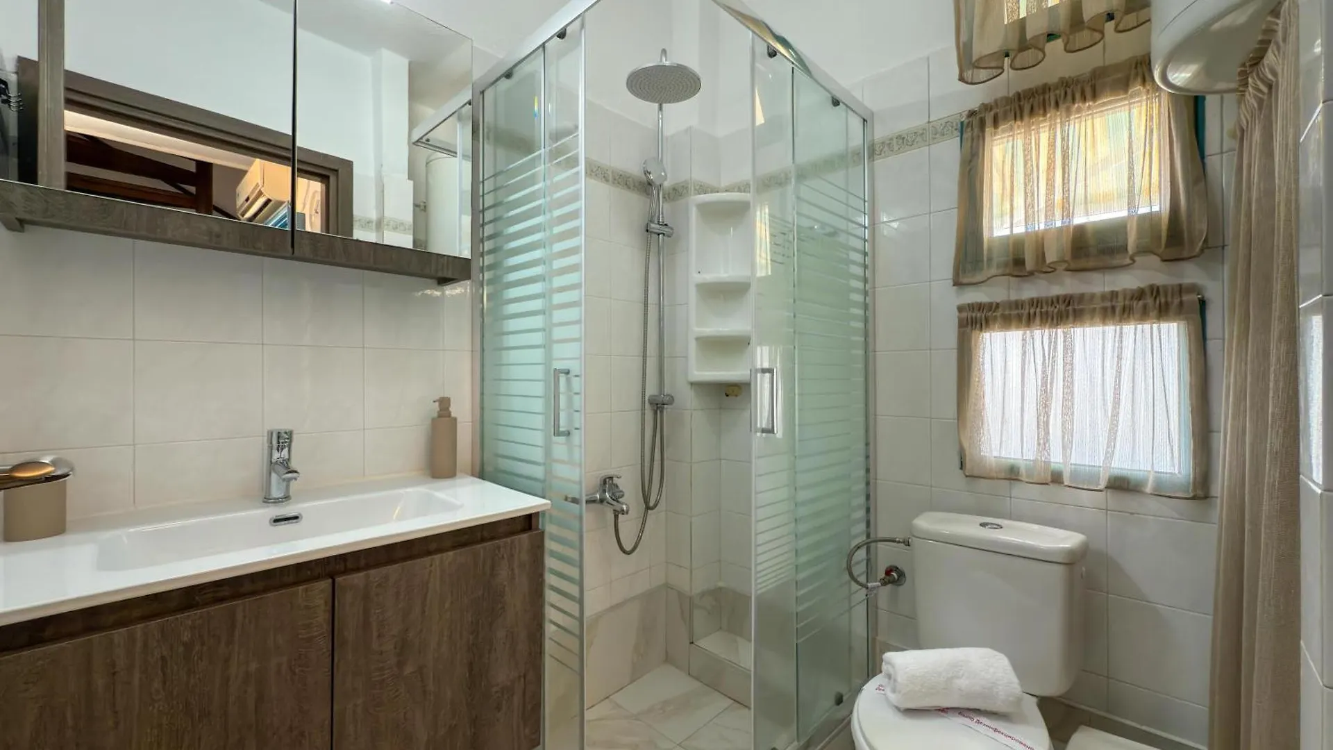 Emerald Seaside Apartment In Pefkohori 0*, Pefkochori Grécia