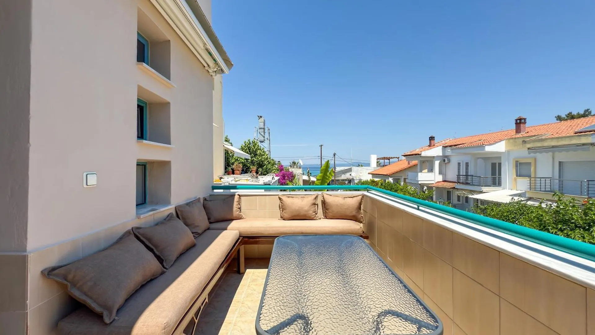 Emerald Seaside Apartment In Pefkohori  Pefkochori