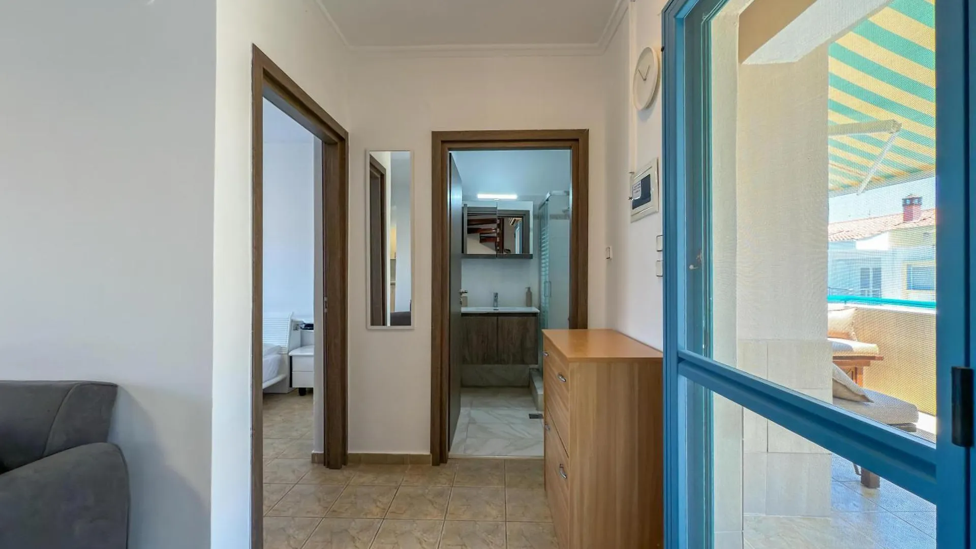 Emerald Seaside Apartment In Pefkohori